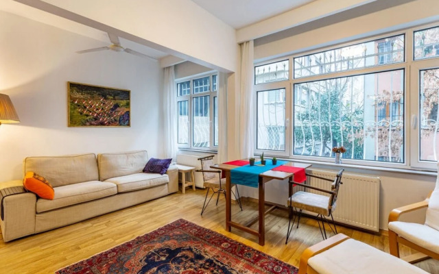 Vibrant Flat in Cihangir With Central Location