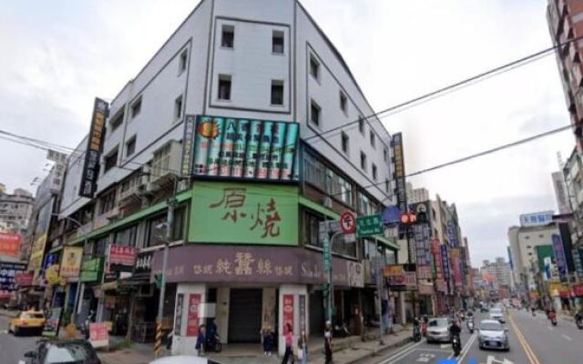 Crystal City Hotel
