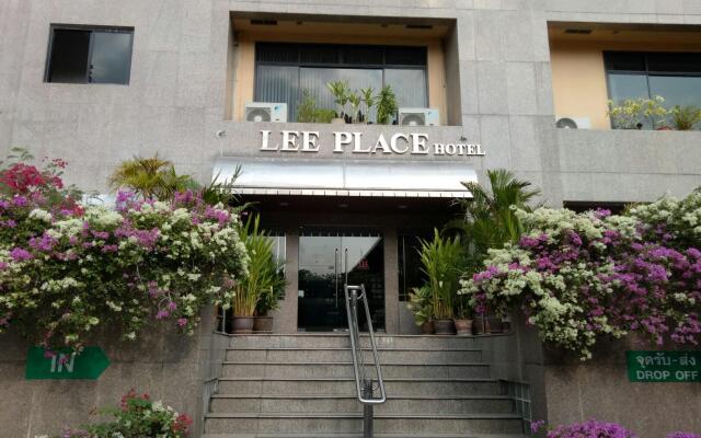 Lee Place Hotel