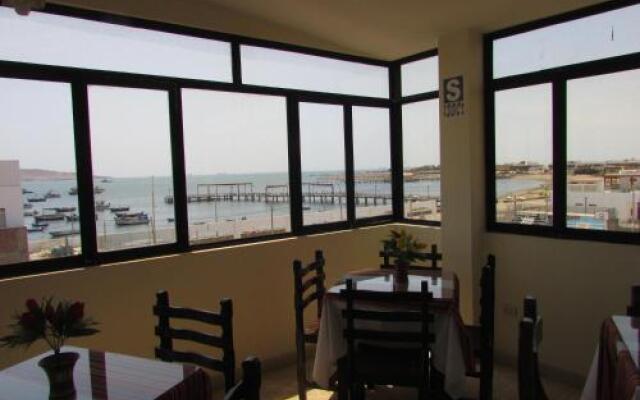 Brisas de la Bahia Hotel