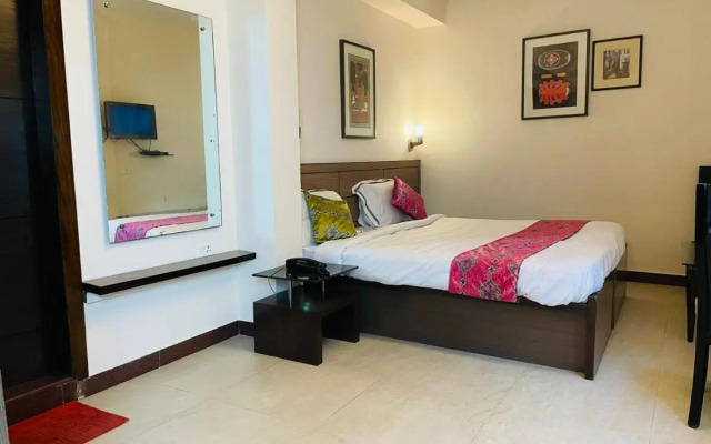 Hotel Crystal Retreat