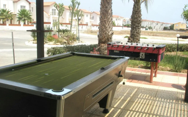 DebbieXenia Hotel Apartments