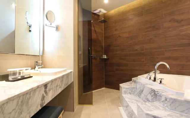 Centum Premier Hotel