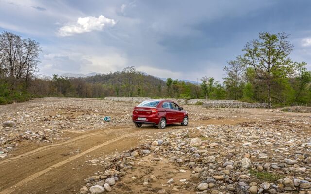 Pumpkin Hotels Corbett, Tusk N Wood