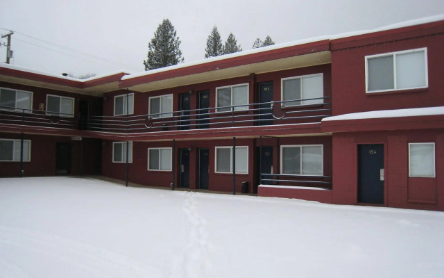 Revelstoke Lodge