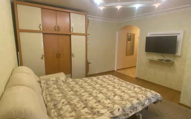 Красивая дизайнерская квартира возле метро Бот. сад