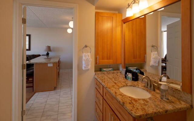 Tower 2 Suite 2012 at Waikiki