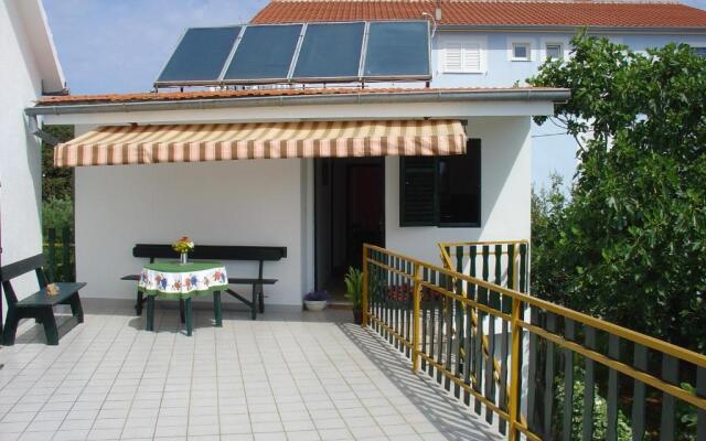 Apartments and Rooms Mirjana
