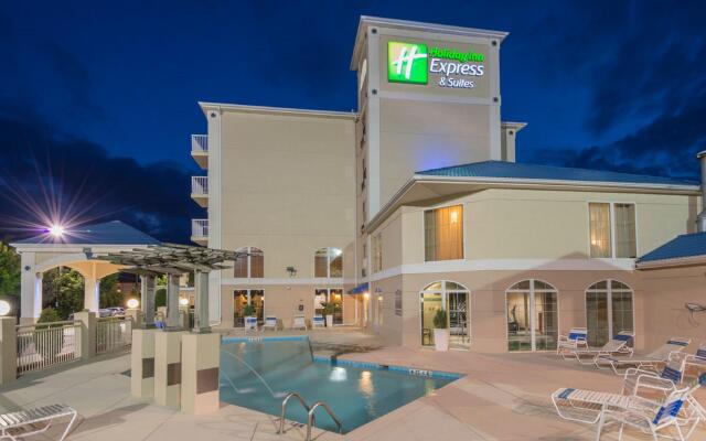 Holiday Inn Express & Suites Asheville SW - Outlet Ctr Area by IHG