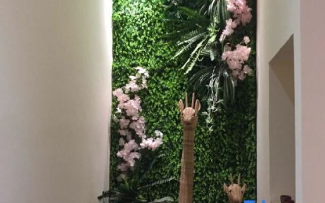Yangchun Xinyue Hotel