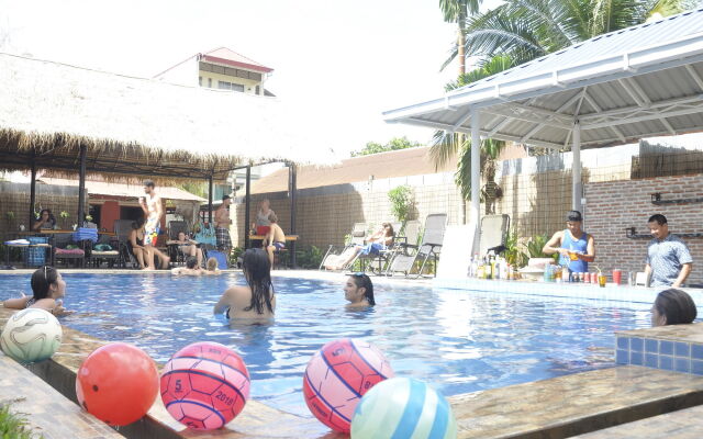 Pool Party Hostel