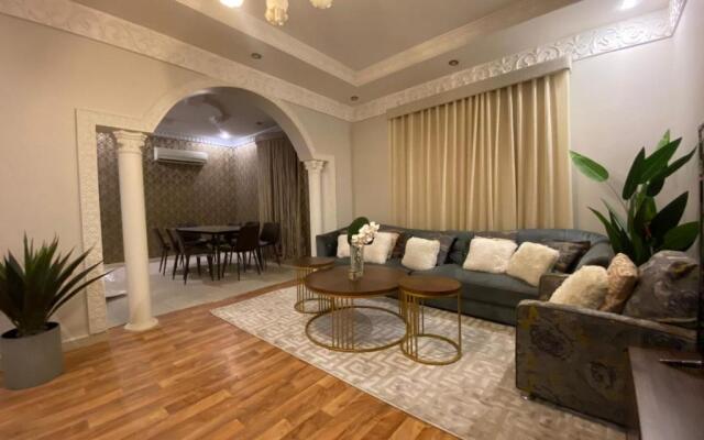 Luxury 3 Bedroom Apartment - Very Spacious