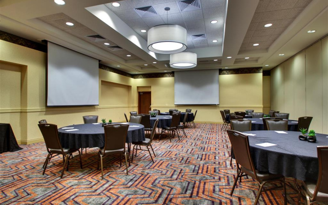 Drury Inn & Suites Charlotte Northlake