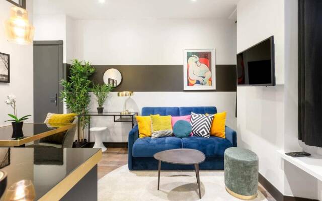 Exquisite Apartment in the Historical 7th District