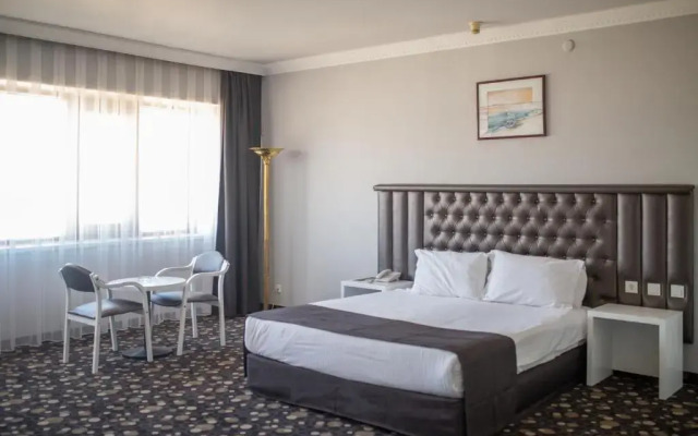Hotel Eken Prestige