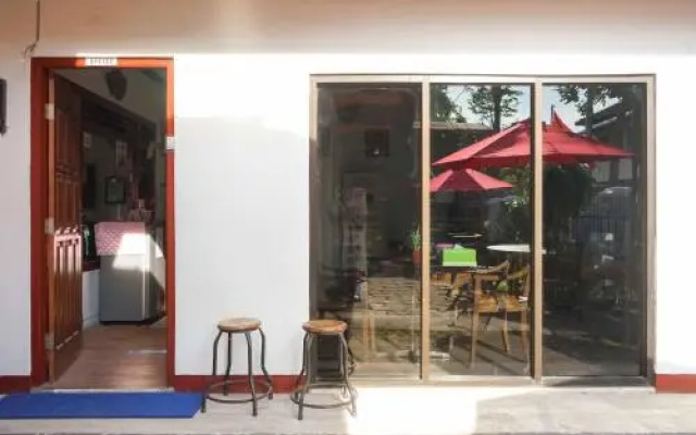 RedDoorz Plus @ Alun Alun Nganjuk