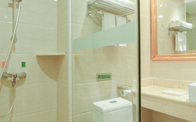 Vienna Hotel Guigang Central Square