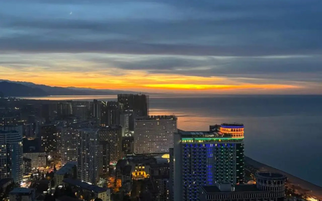 Sunny Apartment Batumi