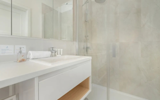 Two-bedroom Accepting Pets by Renters