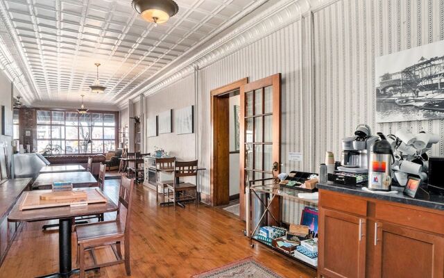 Historic Hotel Nichols