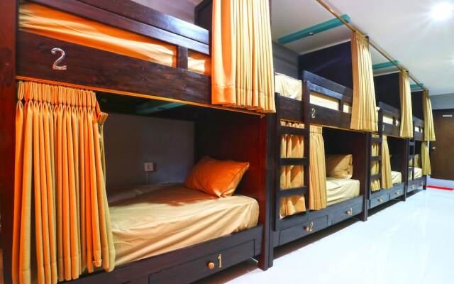 Raja Rani Hostel