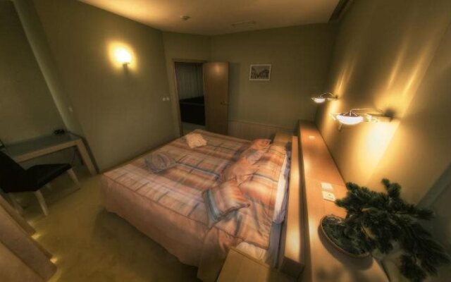 Hotel Lav