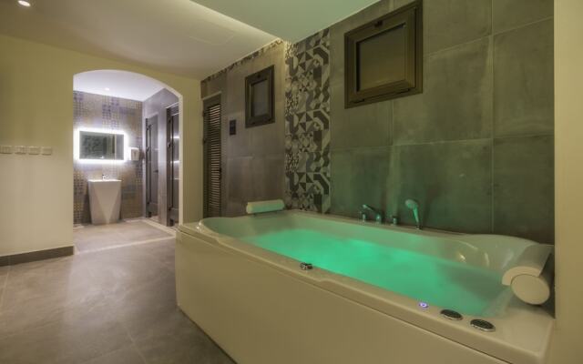 The Address Palace Hotel & Apartment