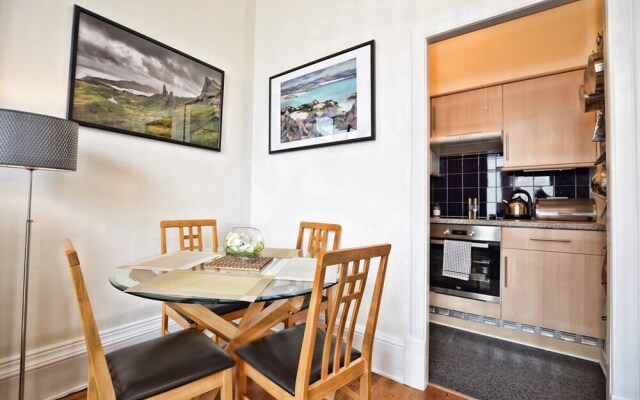 2 Bedroom Flat in Central Edinburgh