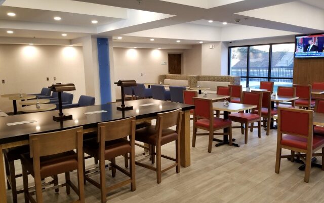 Holiday Inn Express Columbia NE - Fort Jackson by IHG