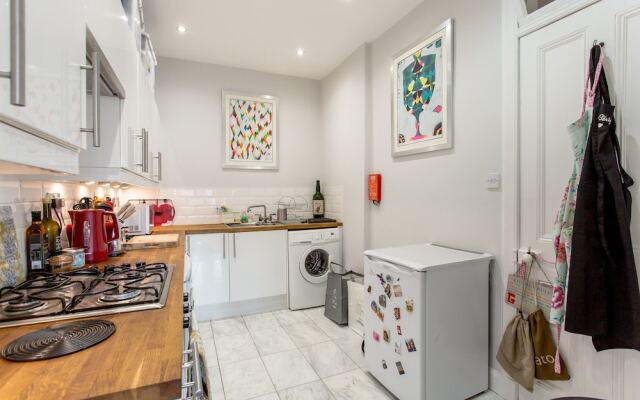 2 Bedroom Flat in Edinburgh