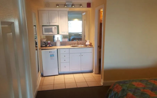 Islander Hotel & Resort