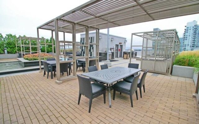 Presidential 1 Bedroom Condo across CN Tower