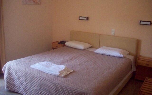 Ionis Hotel