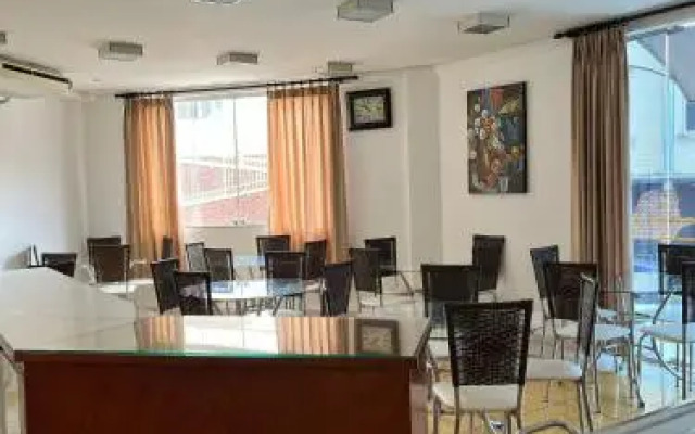 Tropical Palace Hotel