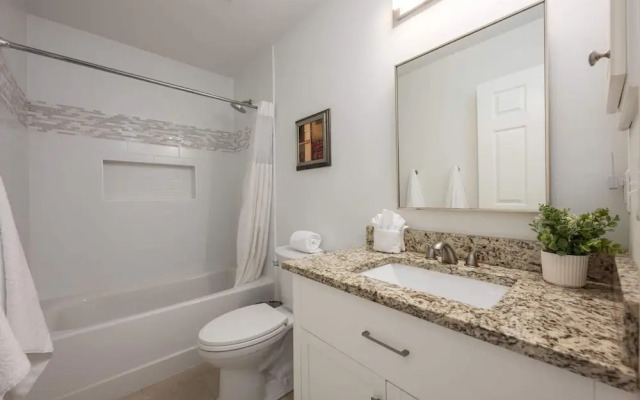 Golf Cart & Private Pool!