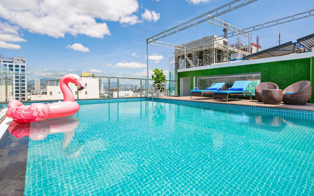 Celina Hotel & Apartment