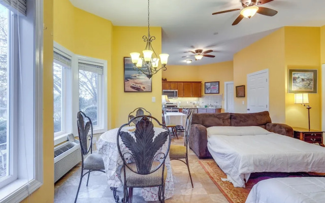 Scenic Studio w/ Dock Access in Fayetteville!