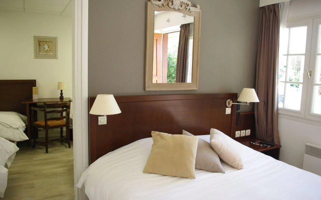 Logis Hôtel Les Nympheas