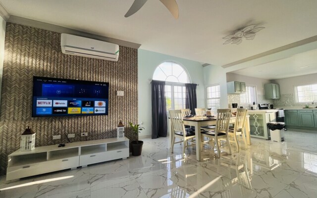 Luxury Apartments and Rooms The Lagoons