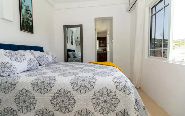 Runaway Bay Gem Suite