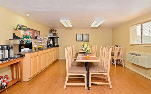 Best Western Inn - Iola