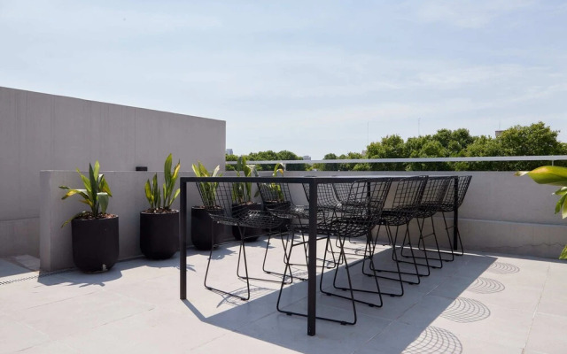 Triplex with rooftop for private use II