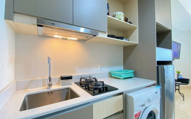 Great Location and Homey Studio Gold Coast Apartment near PIK