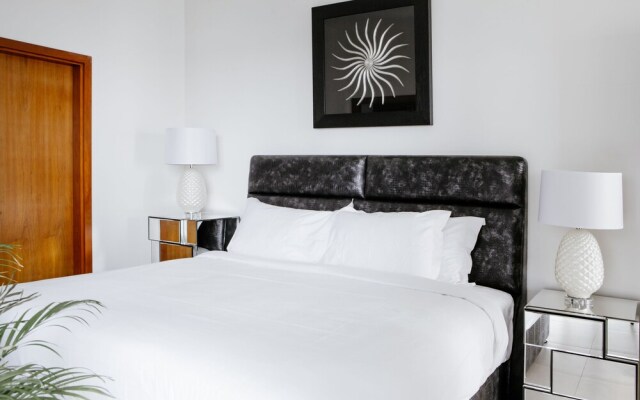 Fantastay Central Park Towers DIFC