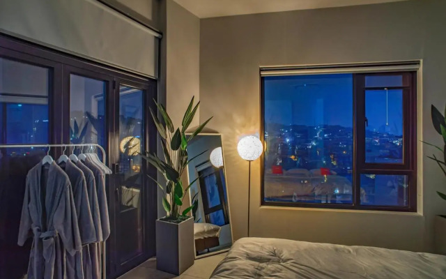 glue Hotel
