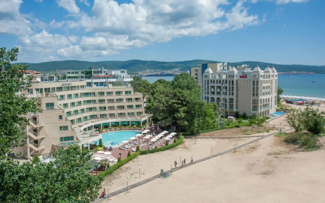 Jeravi Hotel