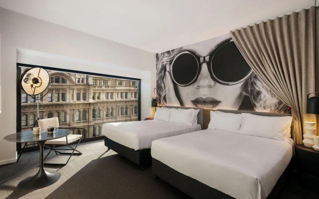 Hotel Indigo Melbourne on Flinders by IHG