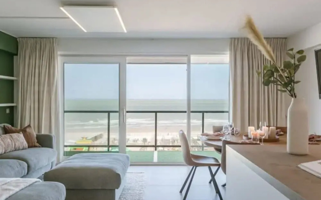 Frontal Seaview Apartment in Blankenberge
