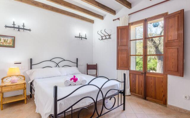 CAN SALAT - Villa for 9 people in Lloseta.
