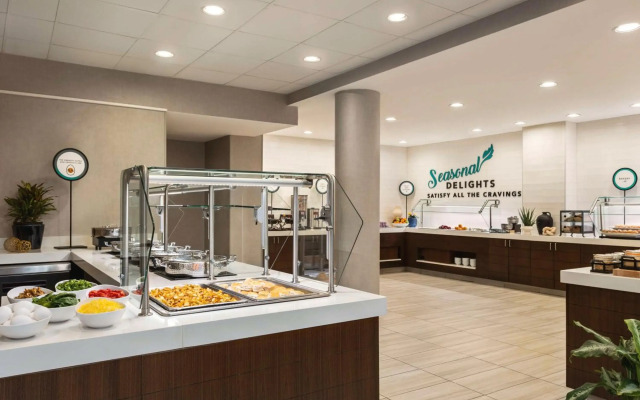 Embassy Suites by Hilton Kansas City Overland Park